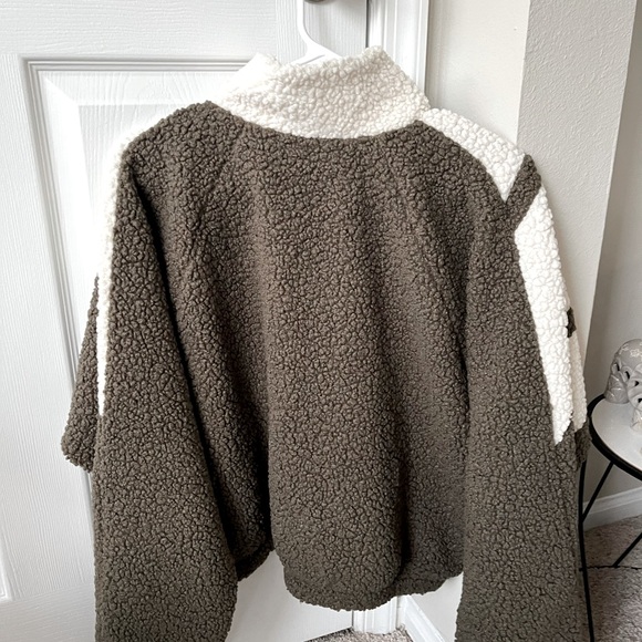 Reebok winter track jacket - army green - Picture 2 of 2